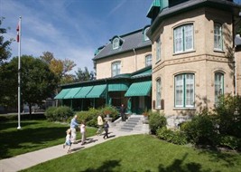 Visiting Laurier House National Historic Site, Parks Canada / Une visite au lieu historique national de la Maison Laurier, Parcs Canada